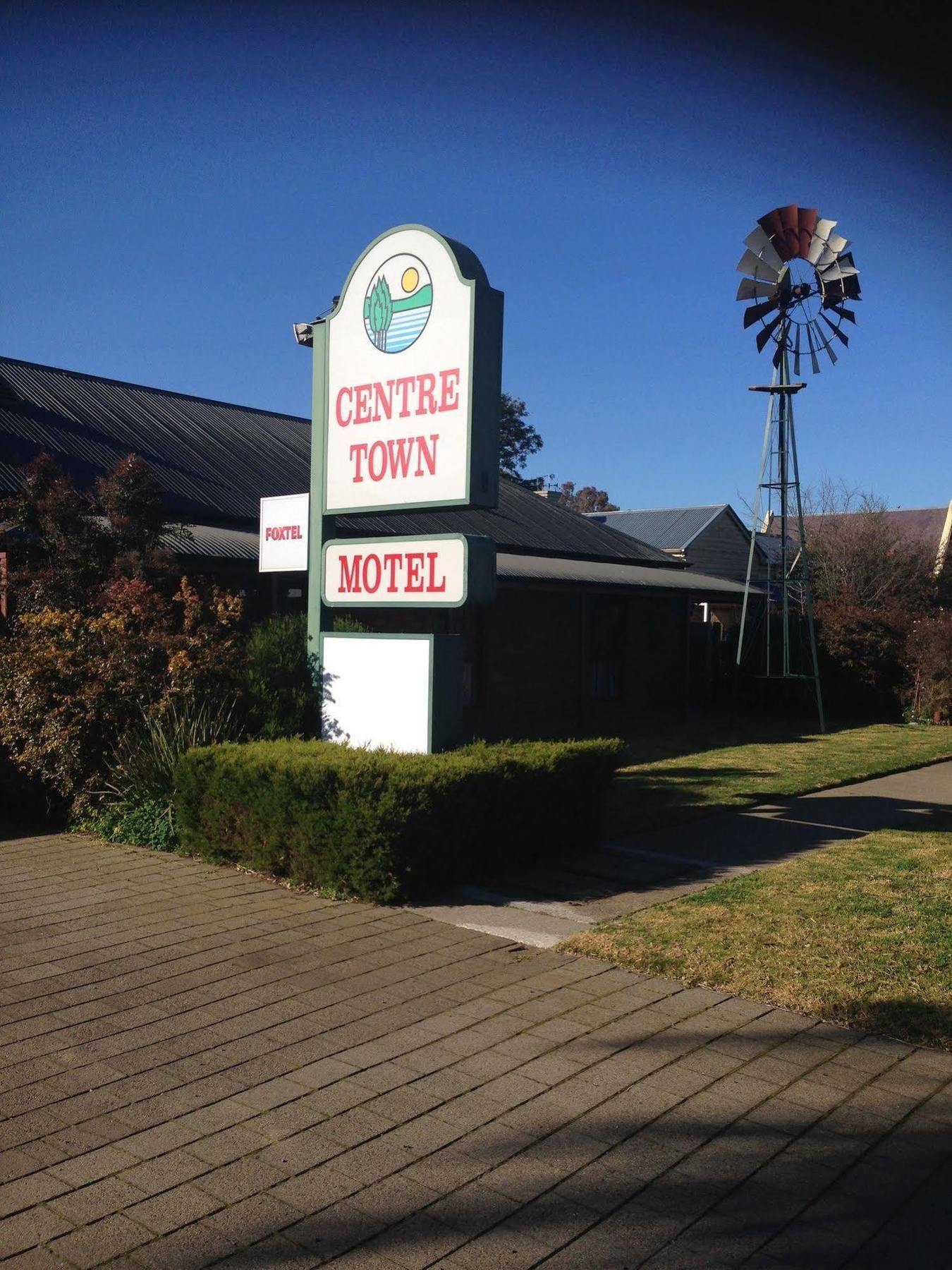 Centre Town Motel เนแกมบาย ภายนอก รูปภาพ