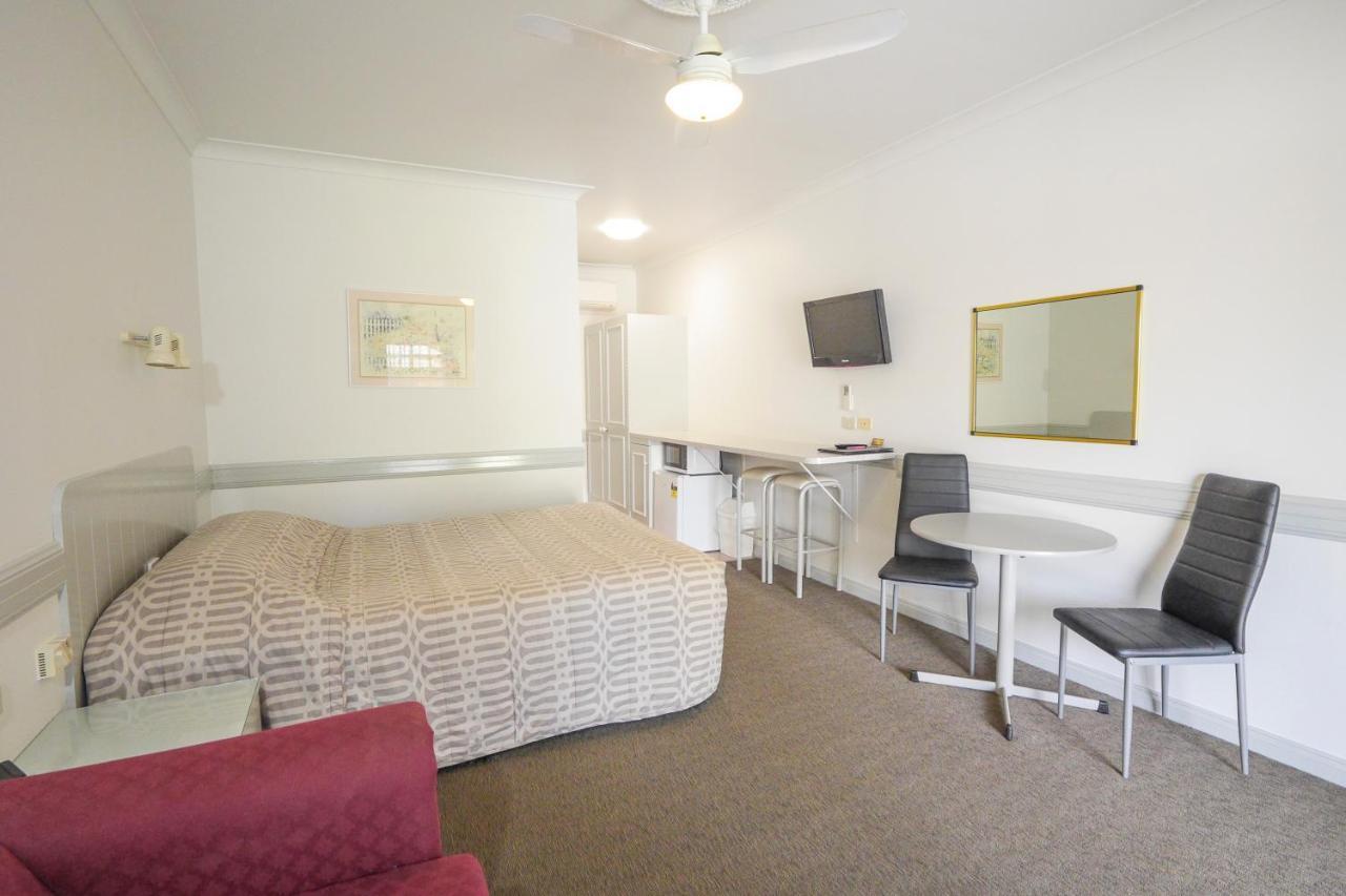 Centre Town Motel เนแกมบาย ภายนอก รูปภาพ