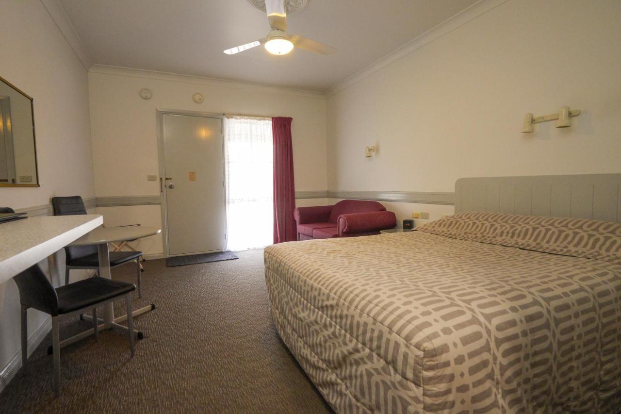 Centre Town Motel เนแกมบาย ภายนอก รูปภาพ